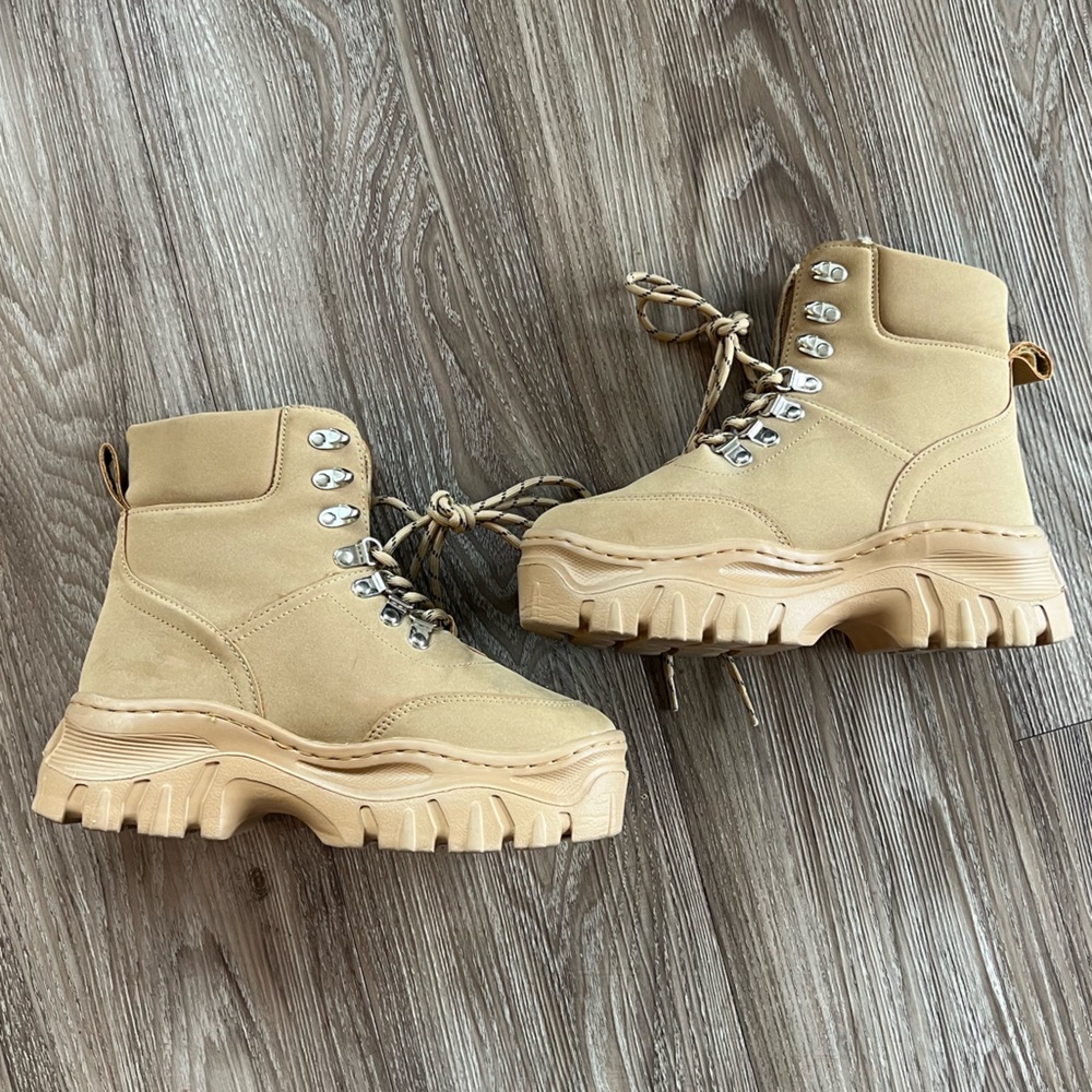 Brand New - PLT boots in color camel size 8/eu39